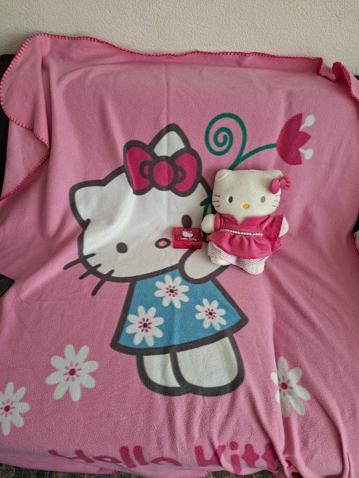 Fleecedeken, knuffel en doosje hello kitty, Ophalen of Verzenden, Roze, Meisje, Dekbedovertrek