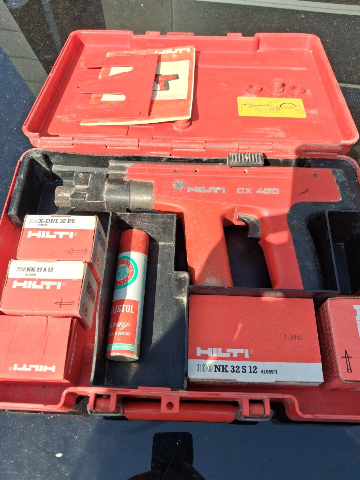 Hilti DX450 met veel accessoires - ongetest, Ophalen, Gebruikt
