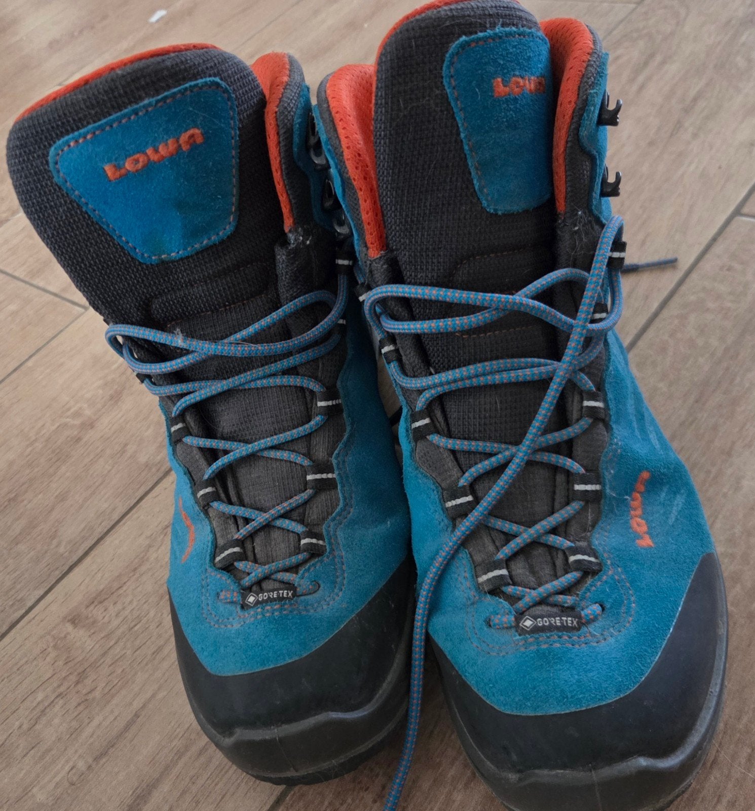 Lowa bergschoenen maat 39, Sport en Fitness, Bergsport en Wandelen, Zo goed als nieuw, Schoenen, Ophalen