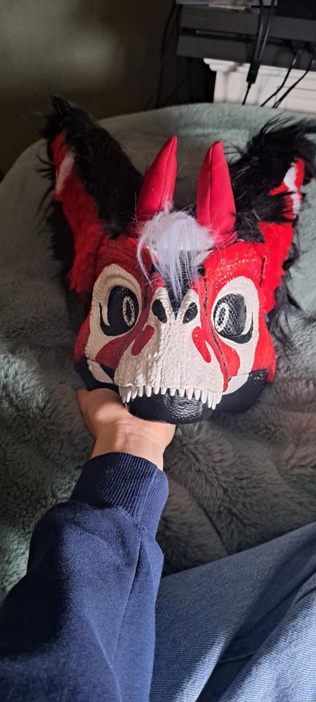 Dinomasker met staart en masker/dinomask whit tail and mask, Ophalen of Verzenden, Zo goed als nieuw, Accessoires