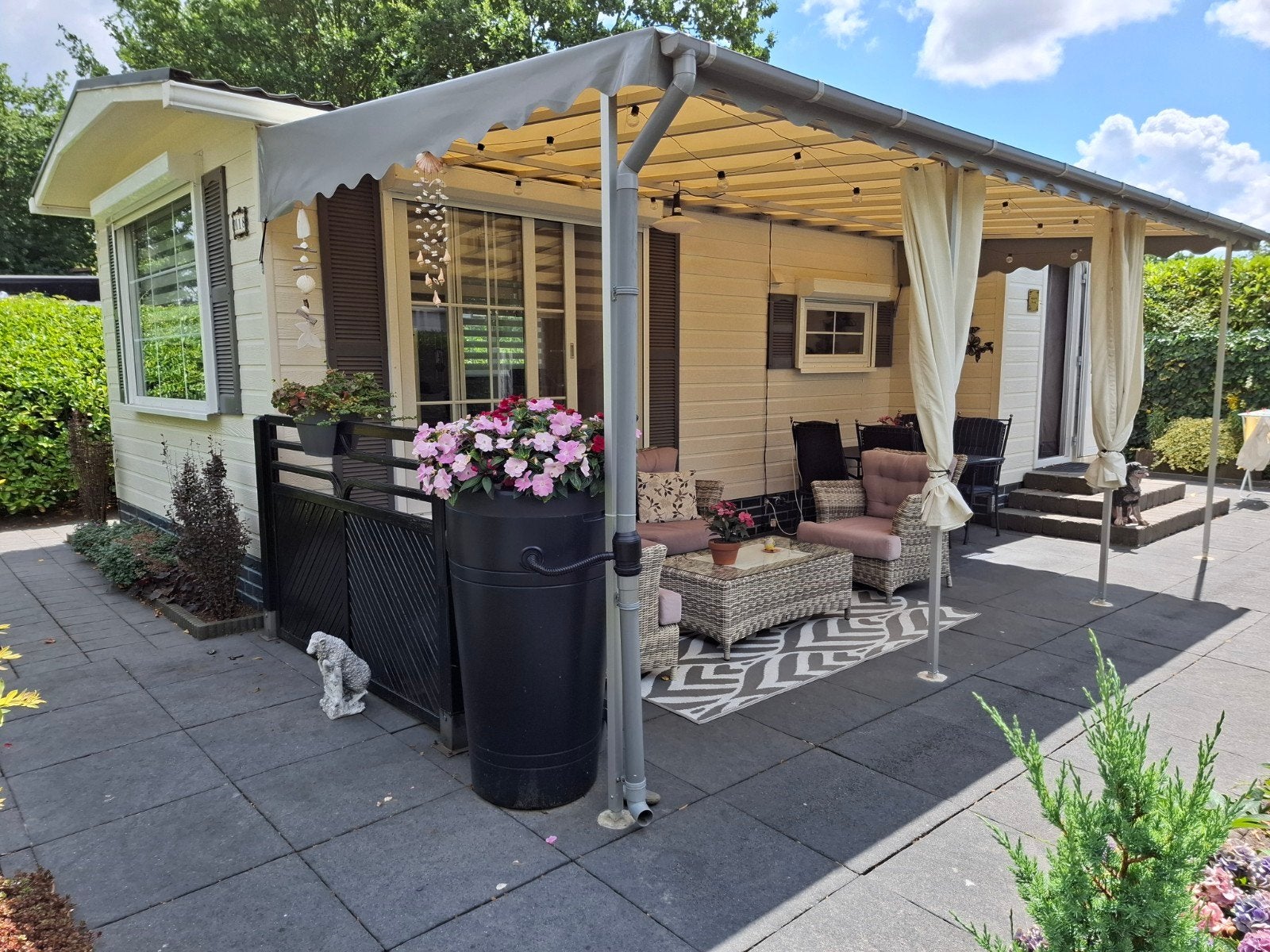 Mooi chalet in Hoeven (NBr)