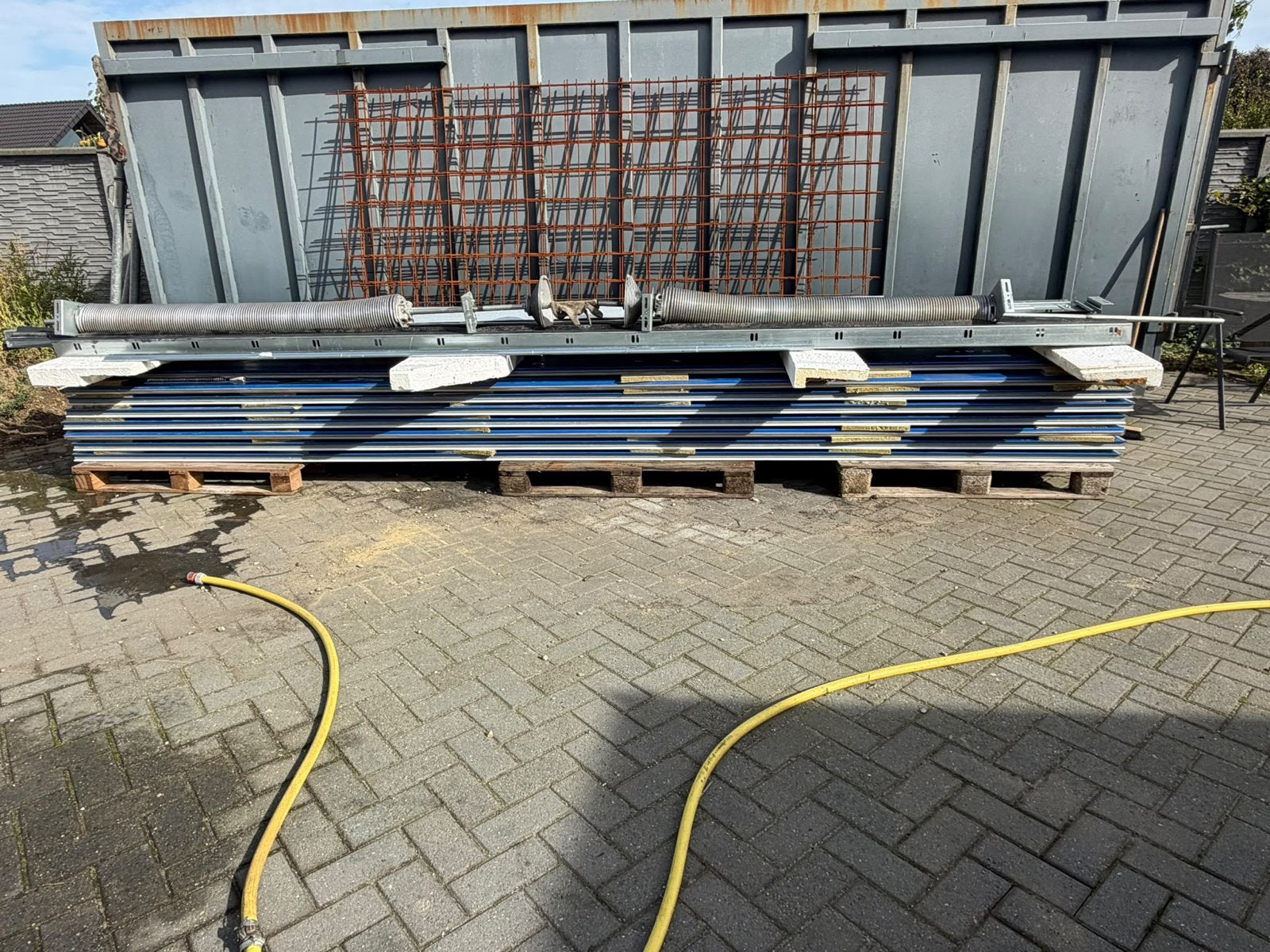 Sectionaalpoort - 5 x5 meter blauw-wit, Ophalen, Zo goed als nieuw