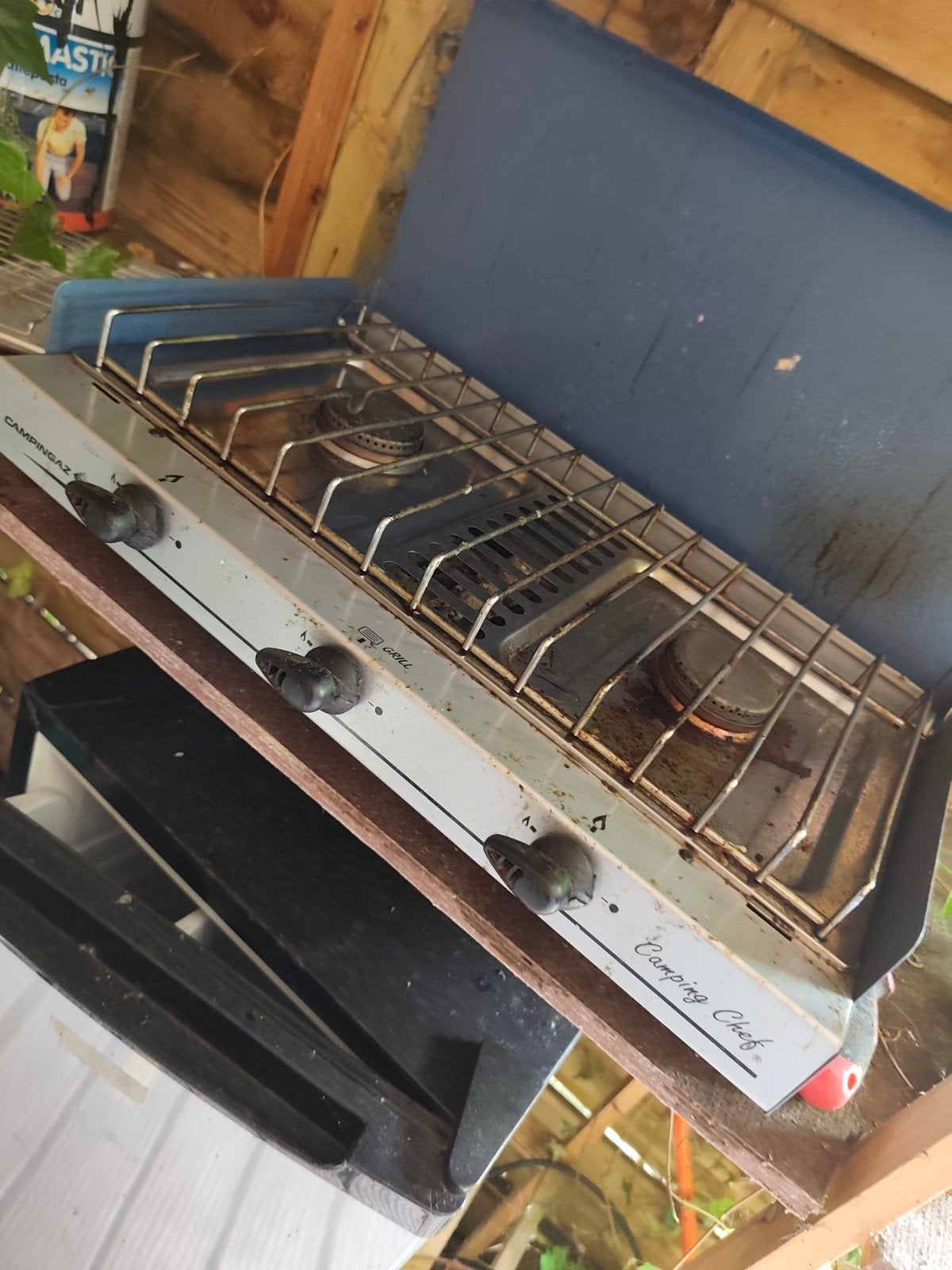 Camping gas stel. Met standaard .en kachel en 2 lege flessen, Caravans en Kamperen, Ophalen