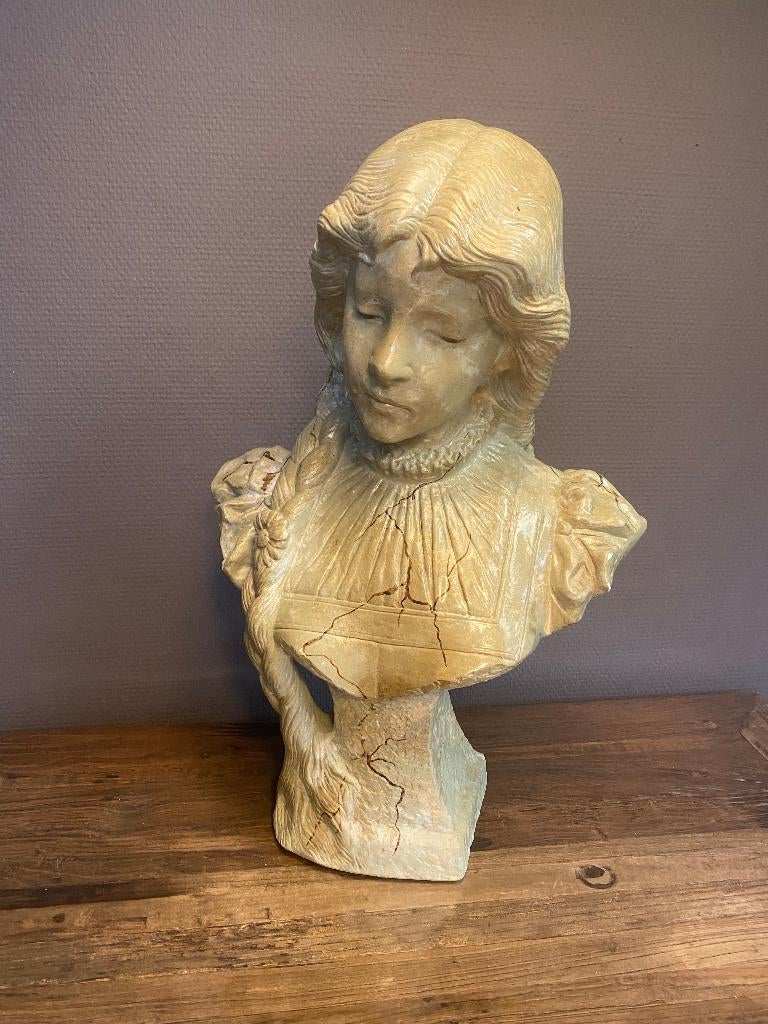 Brocante beeld meisje/vrouw met vlecht naar Richard Aurili, Antiek en Kunst, Kunst | Beelden en Houtsnijwerken, Ophalen