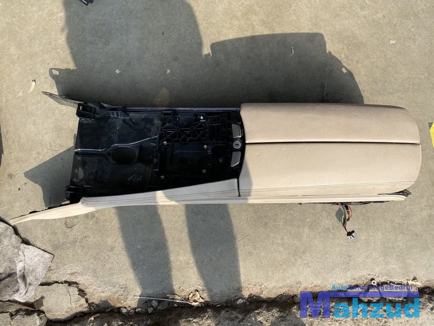 BMW 7 serie F01 beige leder armsteun middenconsole, Petuelring 130
80788  Munich, DE, Gebruikt, Info@bmw.de, Ophalen of Verzenden