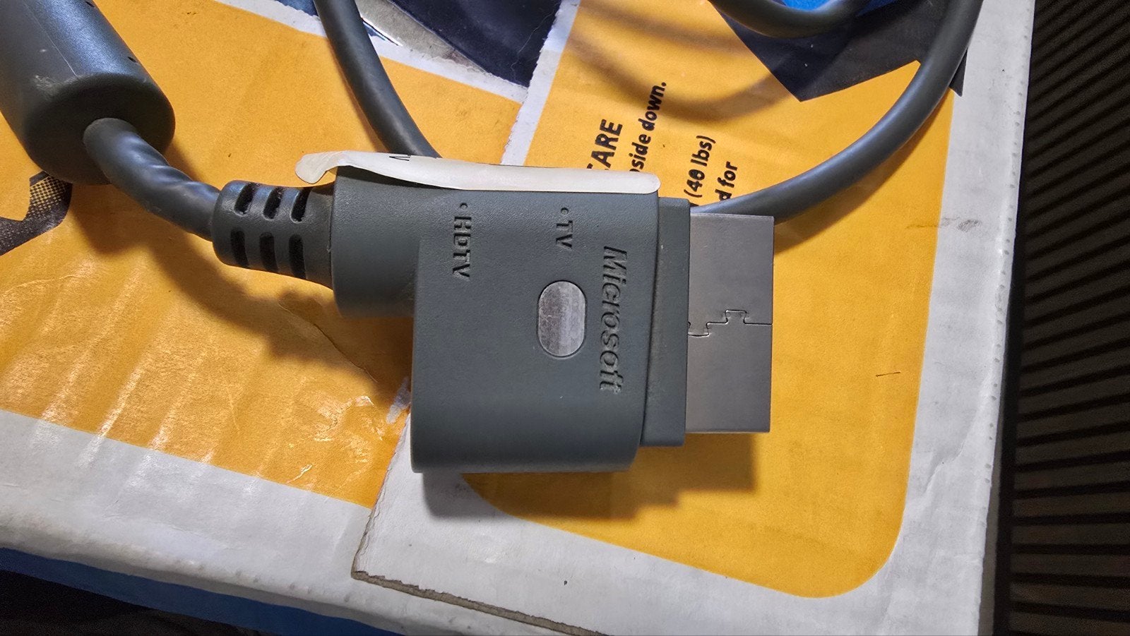 Xbox av kabel, Ophalen of Verzenden, Zo goed als nieuw, Voeding of Kabel, Xbox Original
