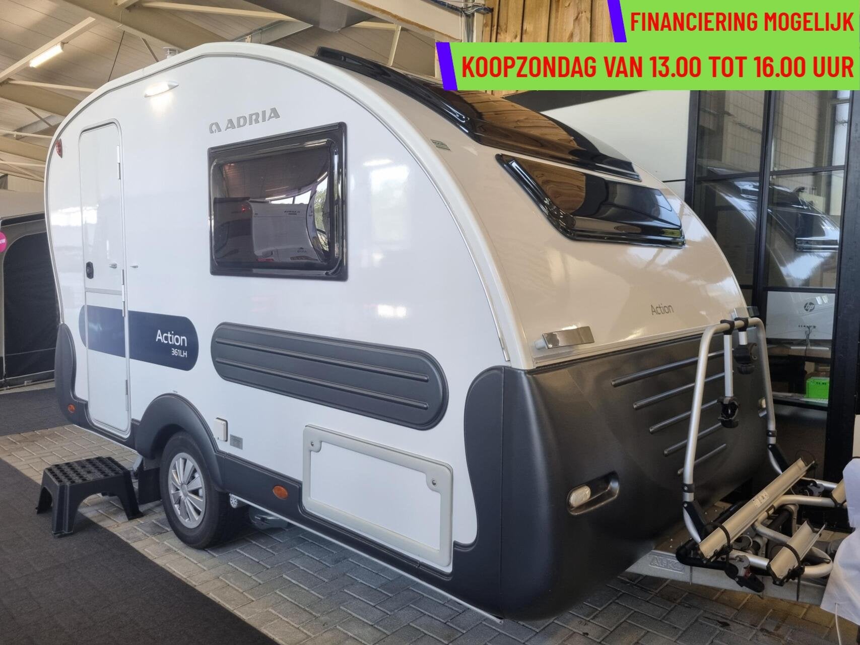 Adria ACTION 361LH MOVER + PANO DAK + ENKELE BEDDEN + DOUCHE, Caravans en Kamperen, Hordeur, Tot en met 2, Bedrijf, 750 - 1000 kg