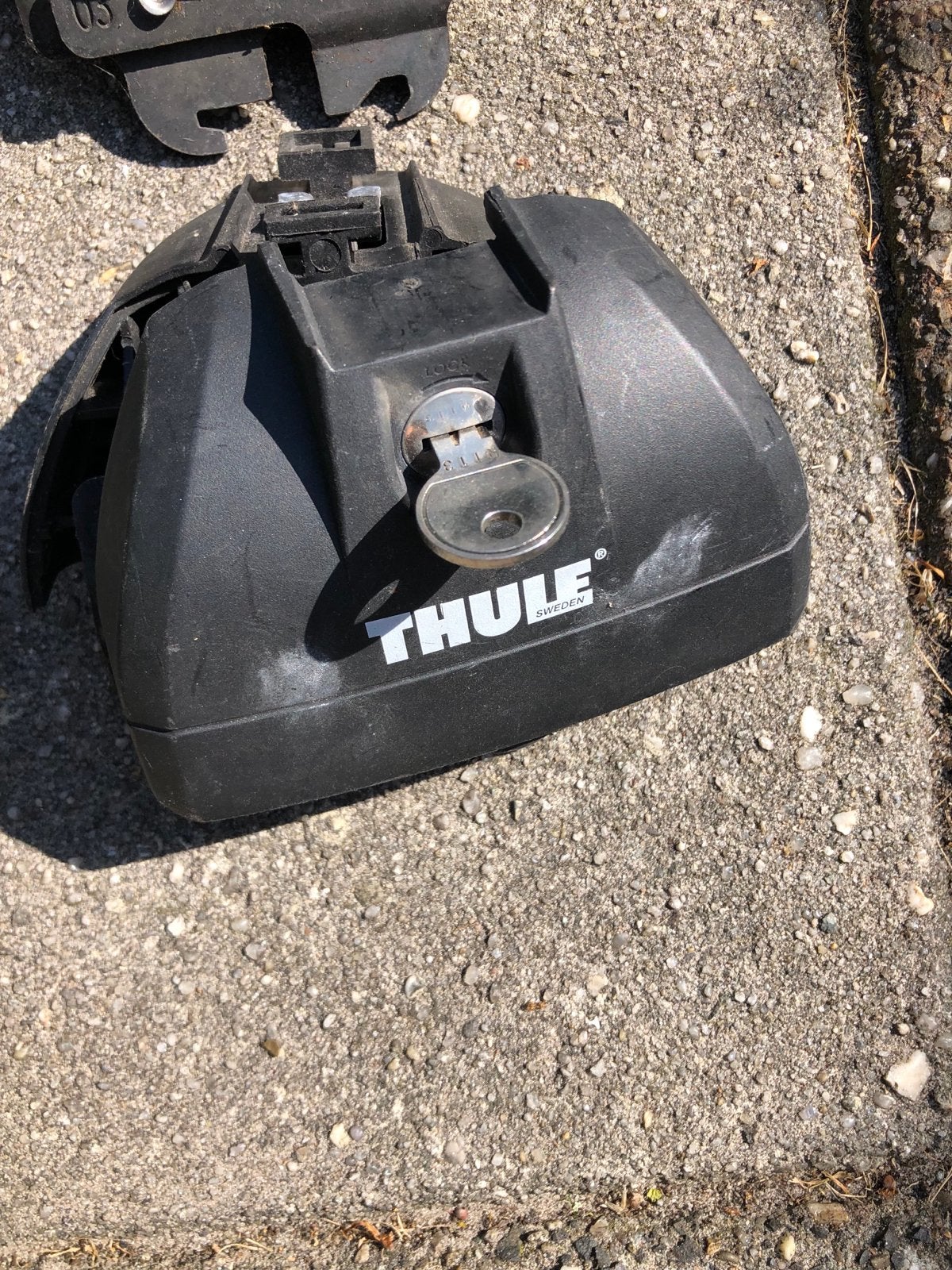 Thule Dakdrager Voeten (4 stuks) met slot en sleutel, Ophalen of Verzenden, Gebruikt