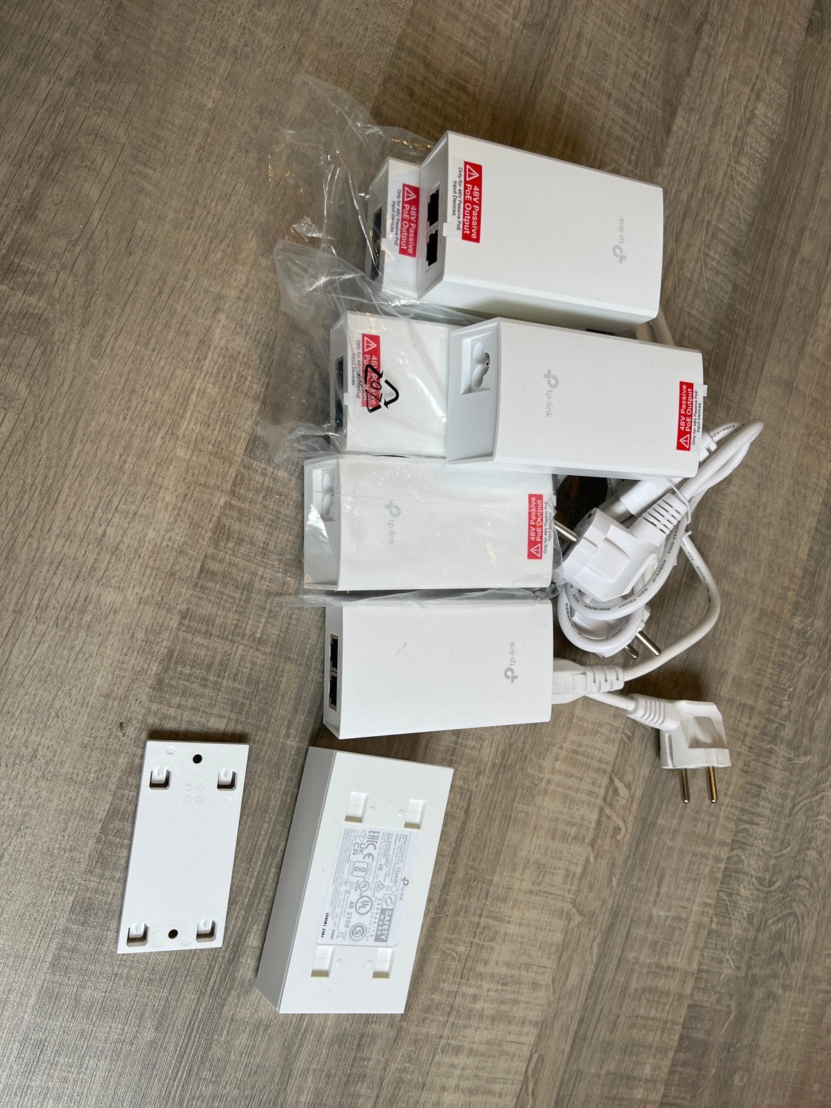 7x TP-Link PoE Adapters 48V voor Access Points/Camera's, Ophalen of Verzenden, Zo goed als nieuw