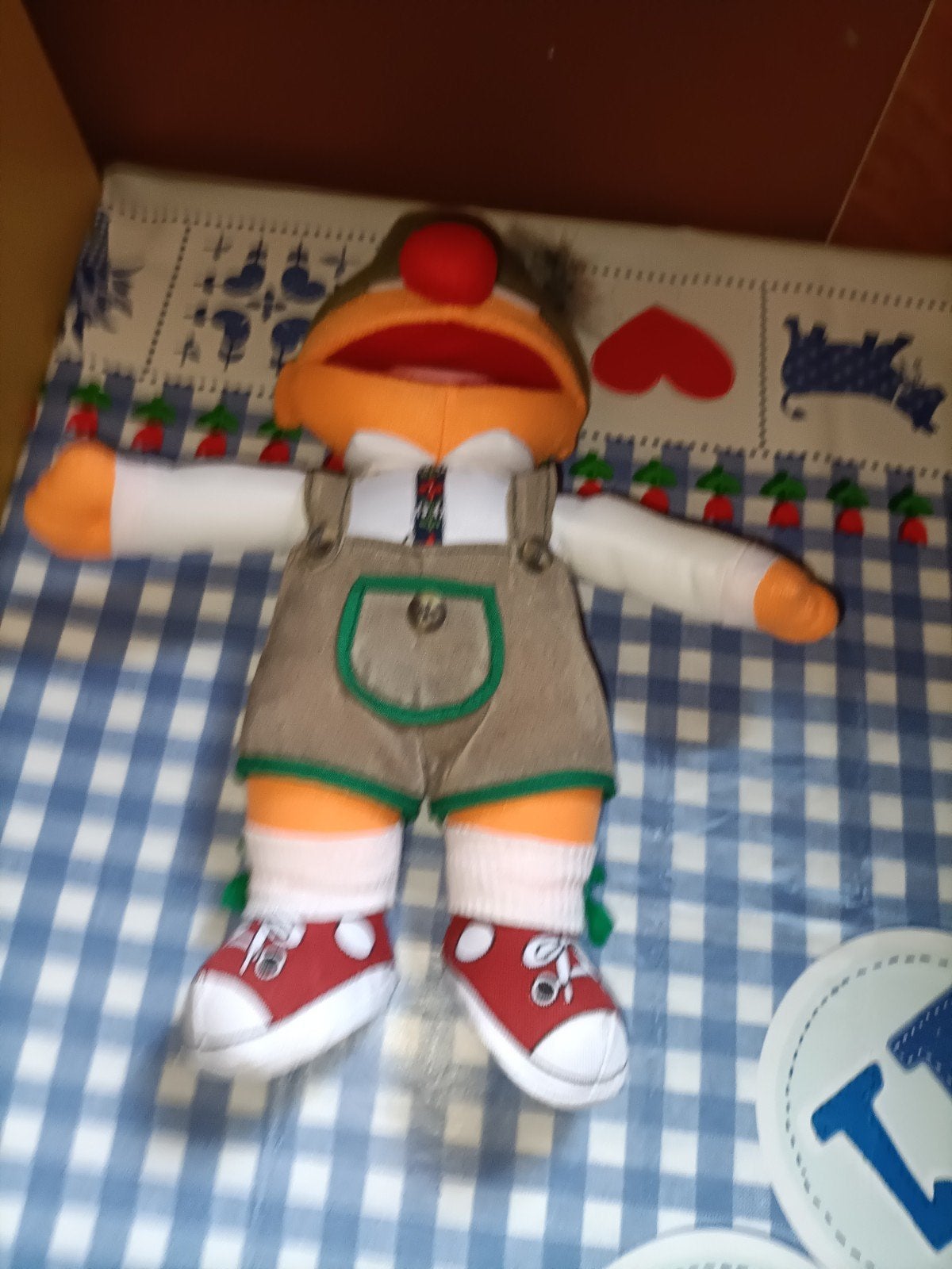 Bert knuffel in lederhose 33 cm groot Jim Henson, Ophalen of Verzenden, Zo goed als nieuw, Overige typen