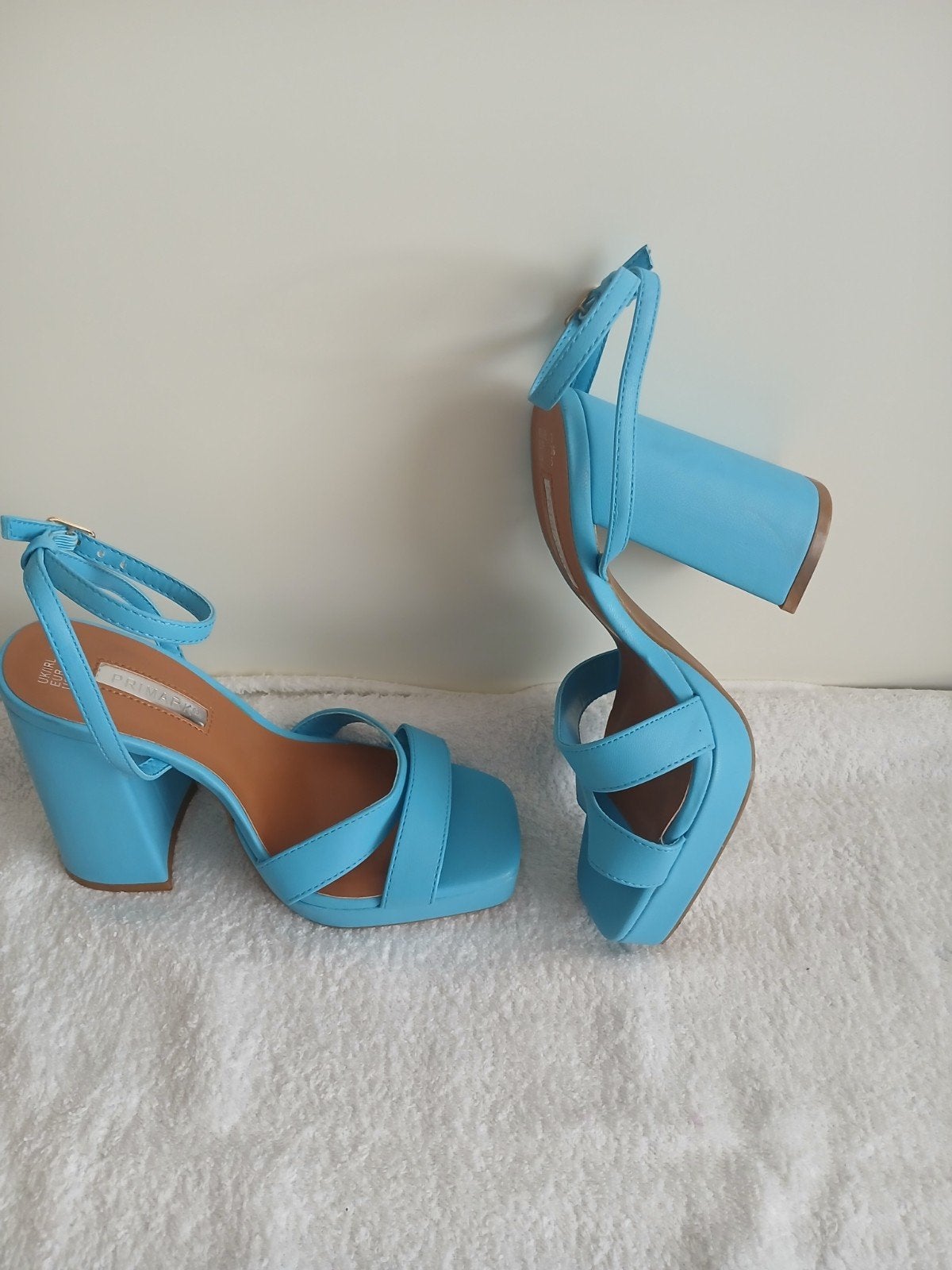 Turquoise hakken, Ophalen of Verzenden, Zo goed als nieuw, Blauw