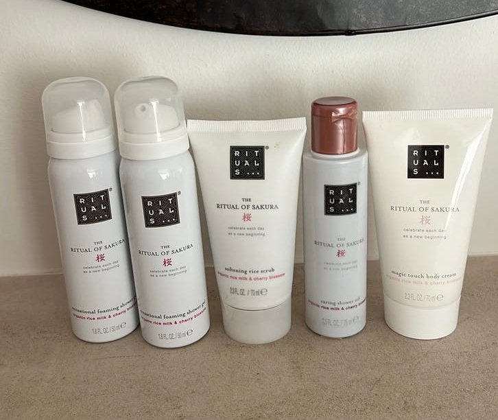 Rituals Sakura travel set 💖😎 nieuw!, Ophalen of Verzenden, Nieuw, Bad & Douche