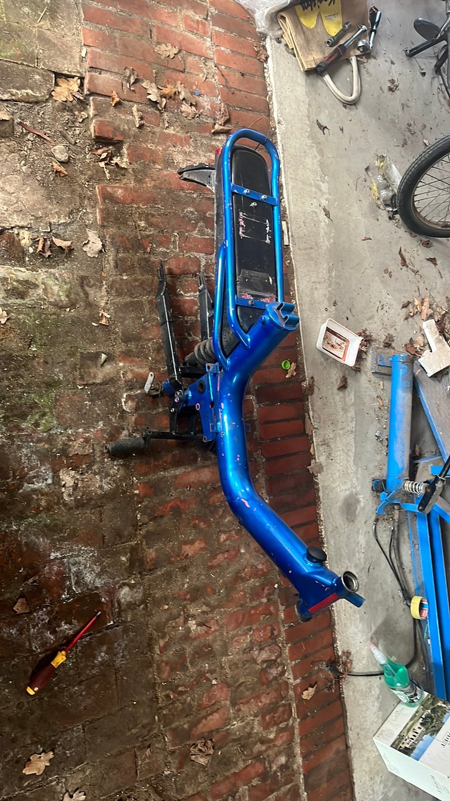 Mooi tomos frame evt zonder blauw kenteken, Fietsen en Brommers, Ophalen, Zo goed als nieuw