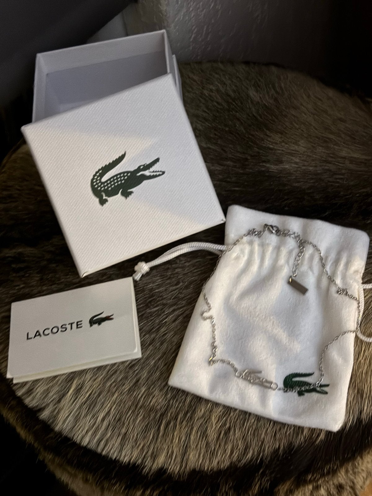 Lacoste ketting met krokodil hanger, Nieuw, Ophalen of Verzenden, Zilver, Overige materialen