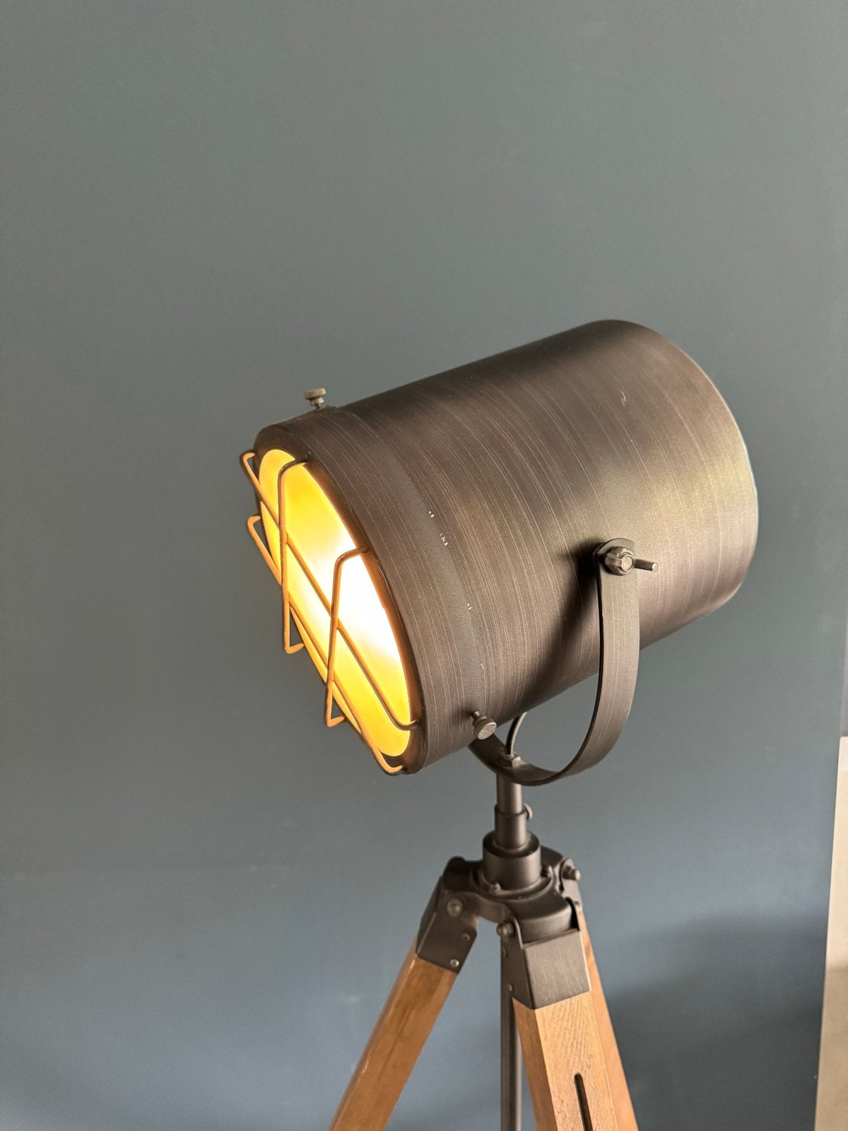 Industriële Vloerlamp Spot met Houten Statief - Vintage Stij, Ophalen, Gebruikt, E27 (groot), Hout