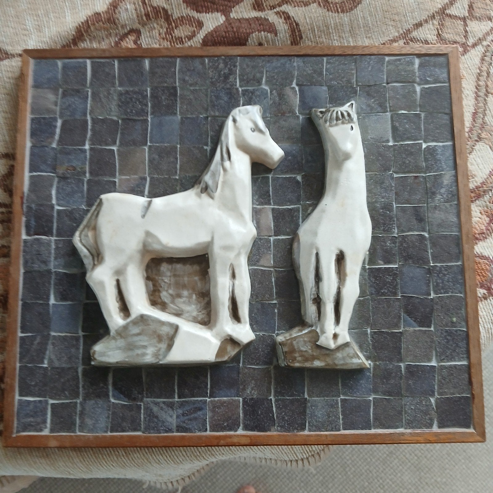 Wanddecoratie met paarden van keramiek, handgemaakt, Antiek en Kunst, Ophalen, Wanddecoratie, 20 - 50 cm, Steen of Keramiek
