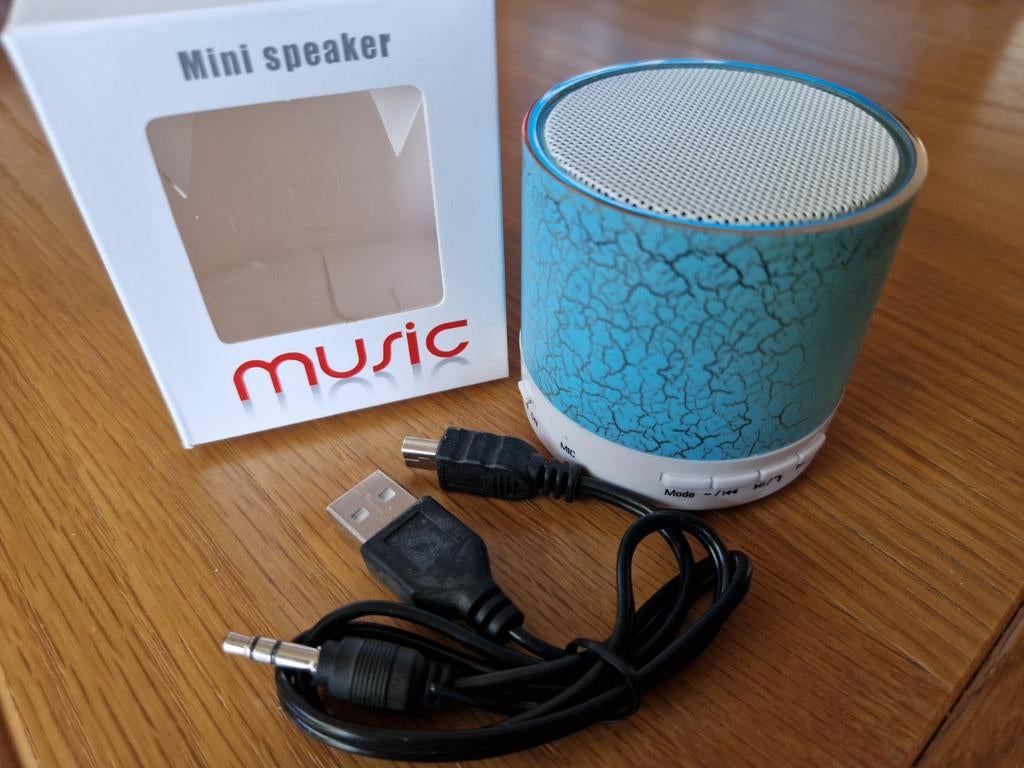 17 Mini Speakers 3.5mm AUX en USB, Ophalen of Verzenden, Nieuw