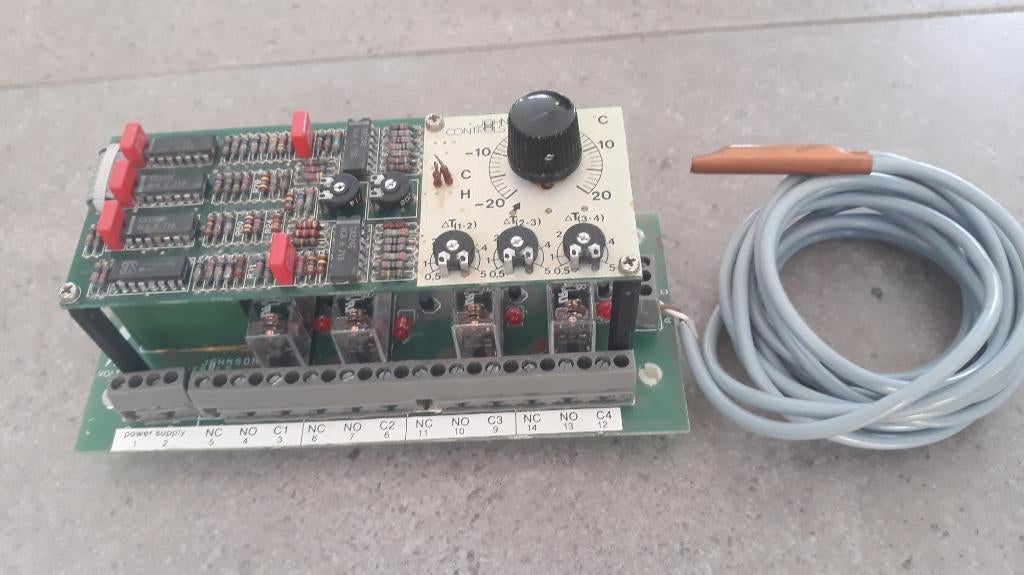 Johnson Controls R37 - 4 stappen temperatuur, Hobby en Vrije tijd, Elektronica-componenten, Ophalen of Verzenden, Zo goed als nieuw