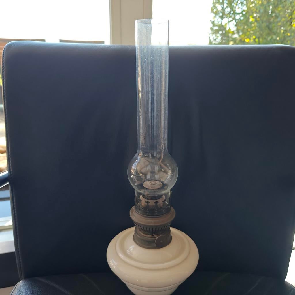 Oud olielamp. Glazen olielamp . petroleum lamp, Ophalen of Verzenden