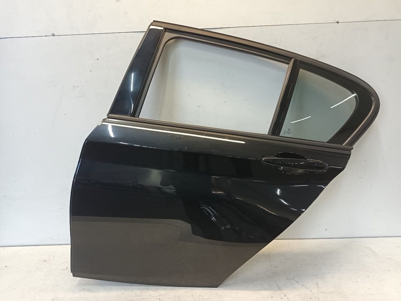 Portier links achter BMW 1 serie, Onderdelen@venauto.nl, Van der Ven Autorecycling B.V., Gebruikt, Ettenseweg 76, 4706 PB Roosendaal, The Netherlands