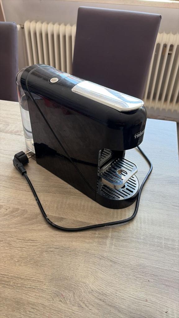 Trist koffiecupmachine, Ophalen, Zo goed als nieuw, Koffiemachine