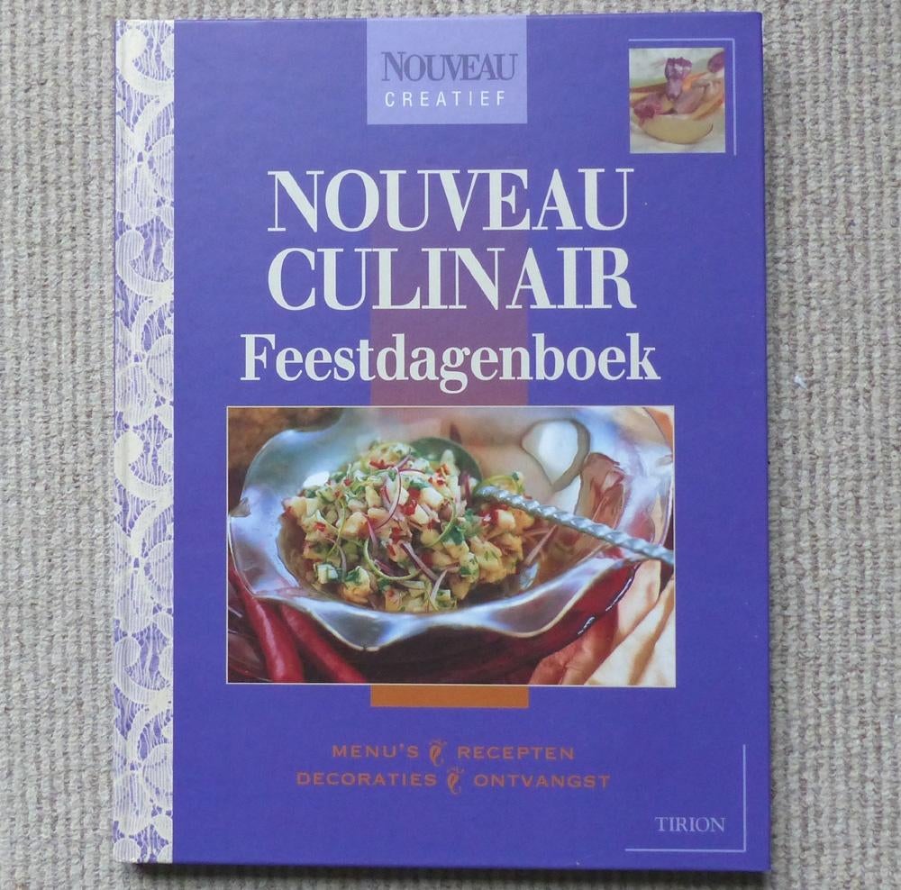 Nouveau Culinair Feestdagenboek kookboek feestdagen, Ophalen of Verzenden, Gelezen, Europa