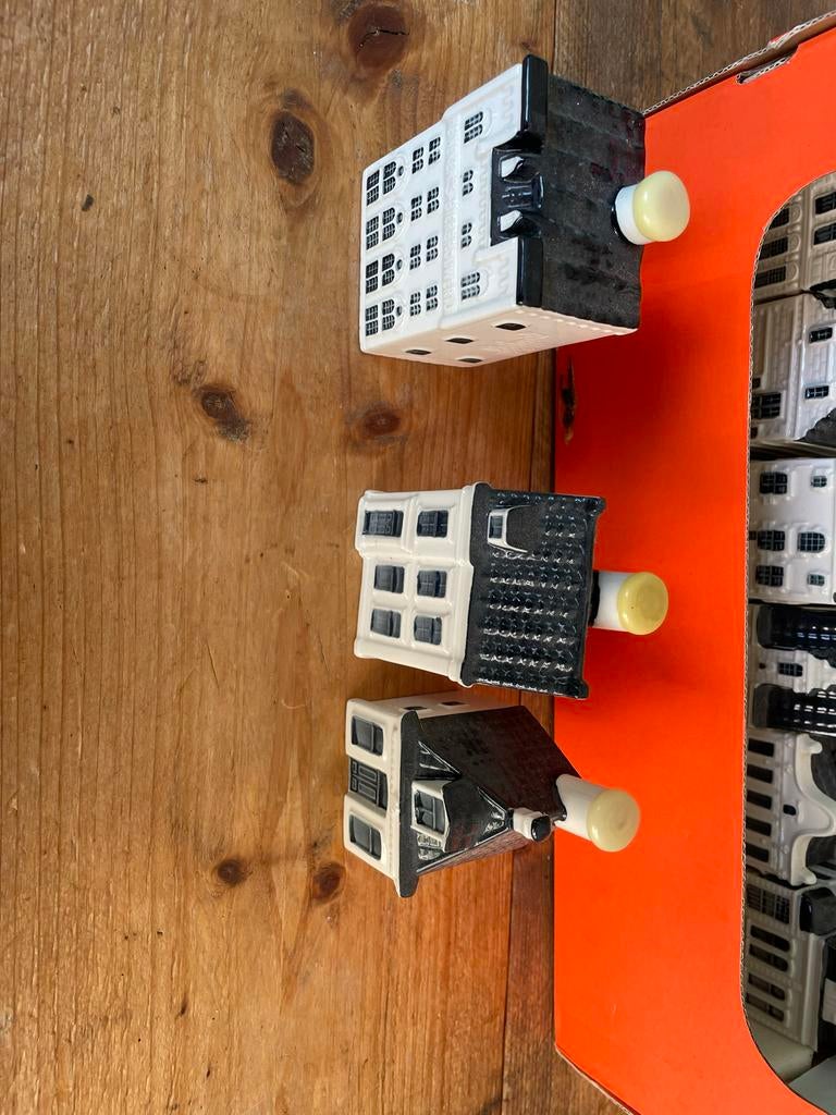 KLM huisjes - Volle set van 25 stuks, Verzamelen, KLM Huisjes, Ophalen of Verzenden, Zo goed als nieuw, 81 t/m 91, Gevuld