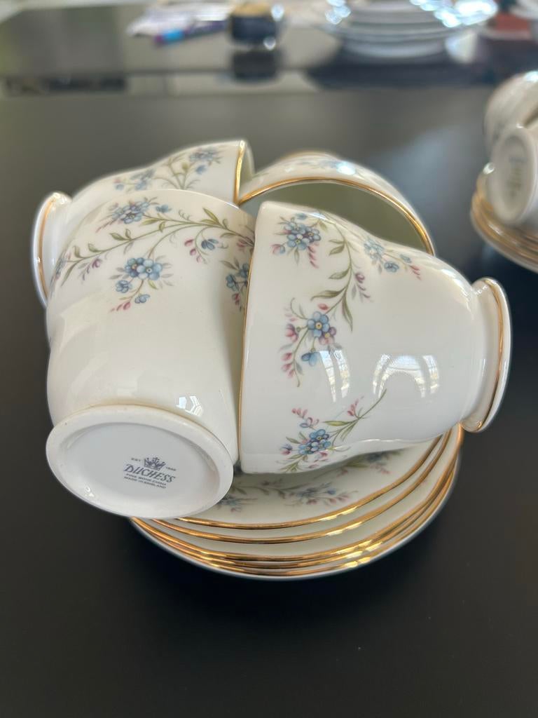Duchess Fine Bone China theekopjes en schotels 8x, Antiek en Kunst, Ophalen of Verzenden