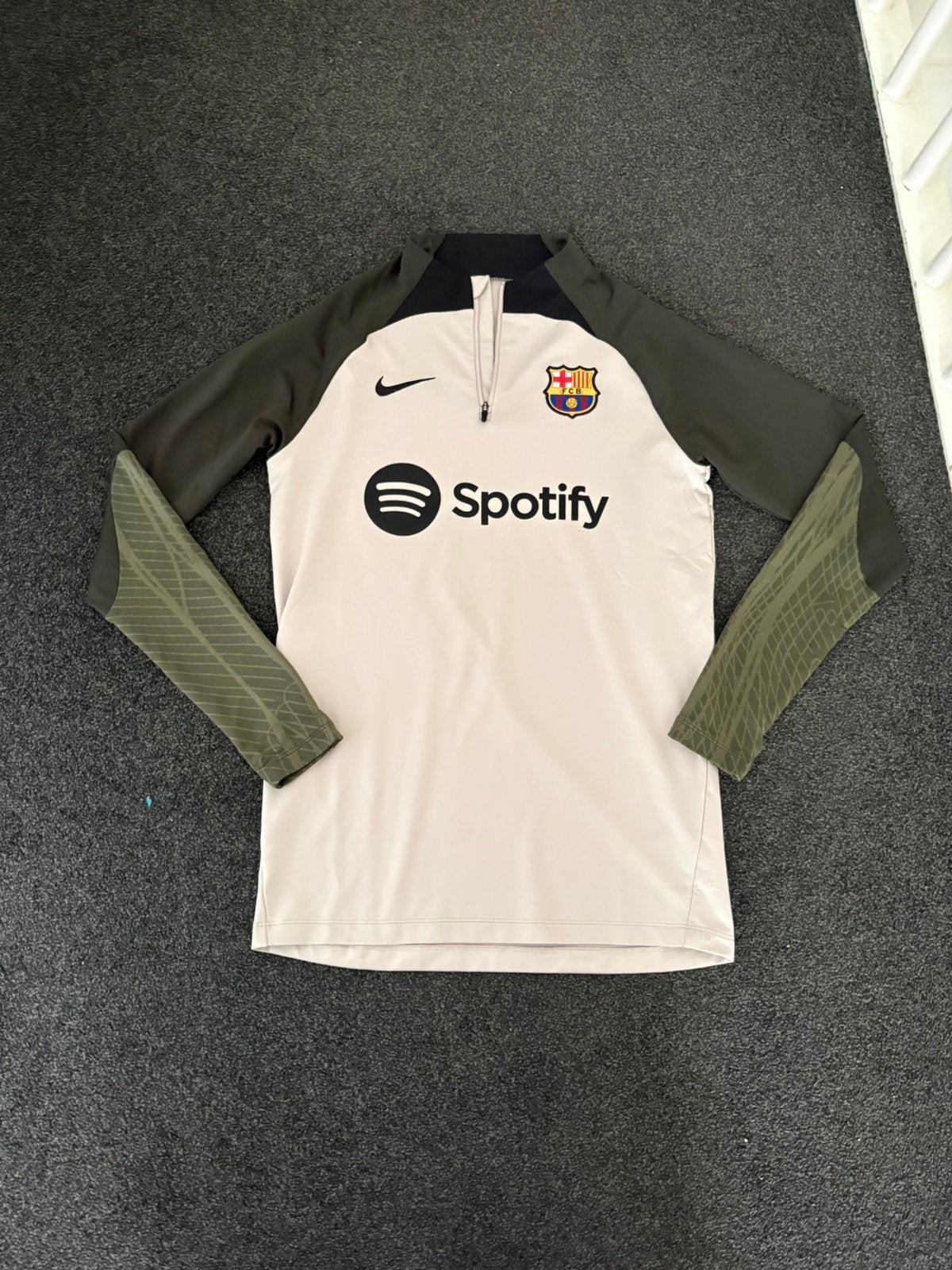 Fc barcelona 23/24 trainingstop maat S, Maat S, Ophalen of Verzenden, Zo goed als nieuw, Trainingspak