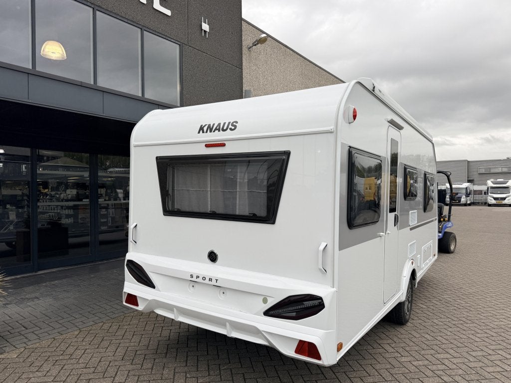 Knaus Sport 460 EU ENKELE BEDDEN 2026, Caravans en Kamperen, Caravans, Schokbreker, Standaardzit, Bedrijf, 5 tot 6 meter