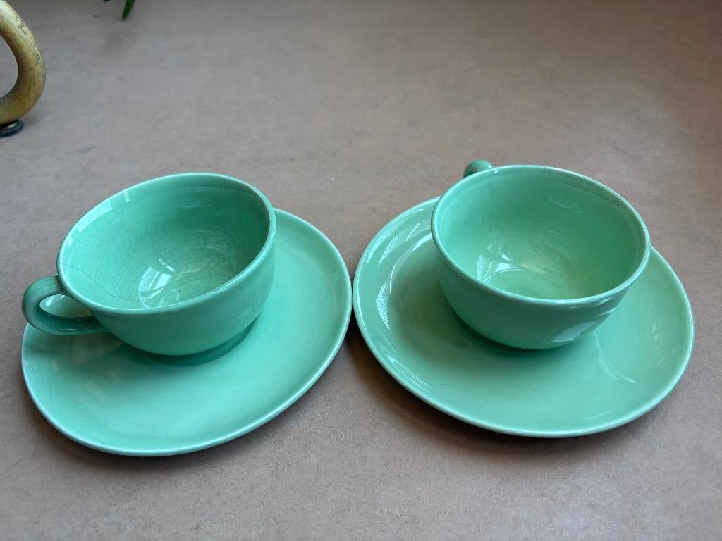 Twee oude theekopjes, pastelgroen, Ophalen of Verzenden