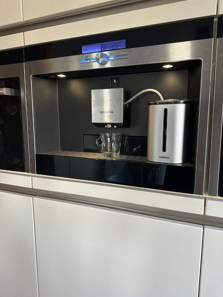 Siemens inbouw koffiemachine TK76K572 - in uitstekende staat, Ophalen, Gebruikt, 10 kopjes of meer, Koffiemachine