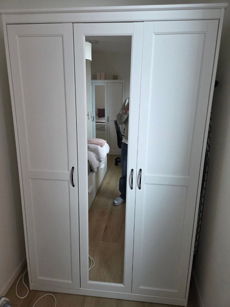 Ikea Wardrobe with mirror, Ophalen, Met deur(en), 100 tot 150 cm, Zo goed als nieuw