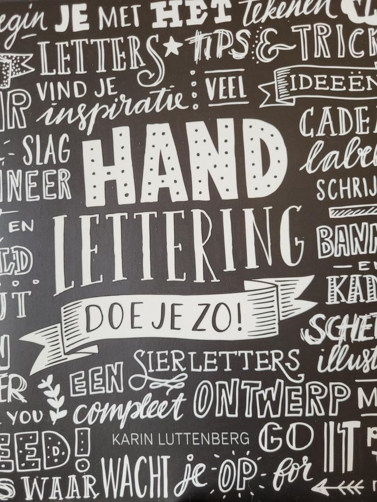 Handlettering Doe Je Zo! - Karin Luttenberg, Boeken, Ophalen of Verzenden, Zo goed als nieuw, Tekenen en Schilderen, Karin Luttenberg