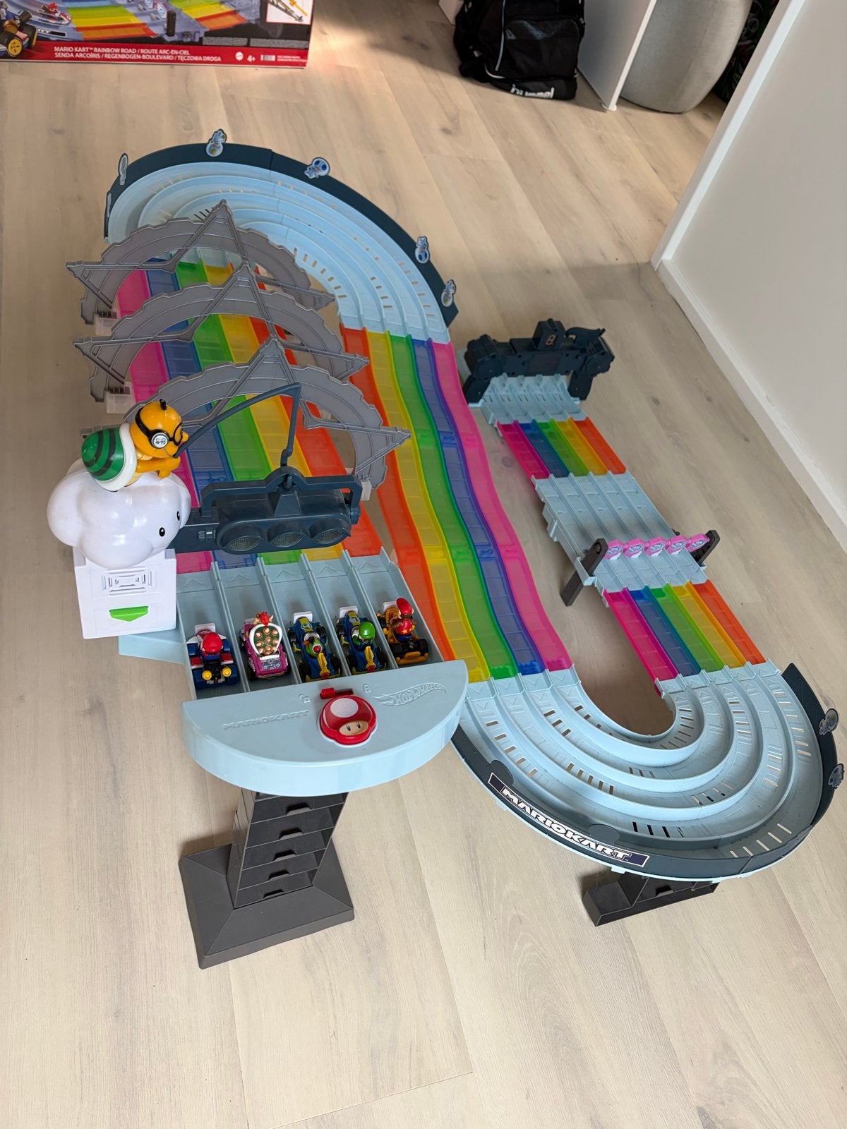 Hot Wheels Mario Kart Regenboogbaan Racebaan met 5 auto's, Ophalen, Racebaan, Zo goed als nieuw, Hot Wheels
