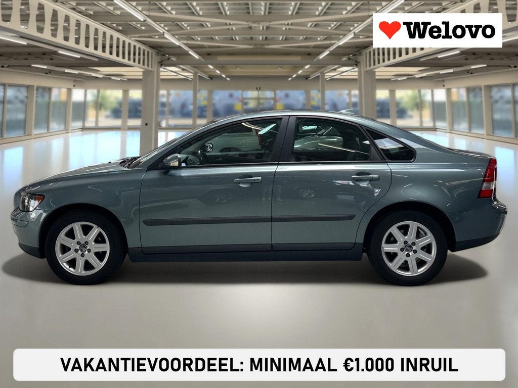 Volvo S40 1.8 Momentum, Auto's, Volvo, Voorwielaandrijving, Gebruikt, Zwart, 4 cilinders
