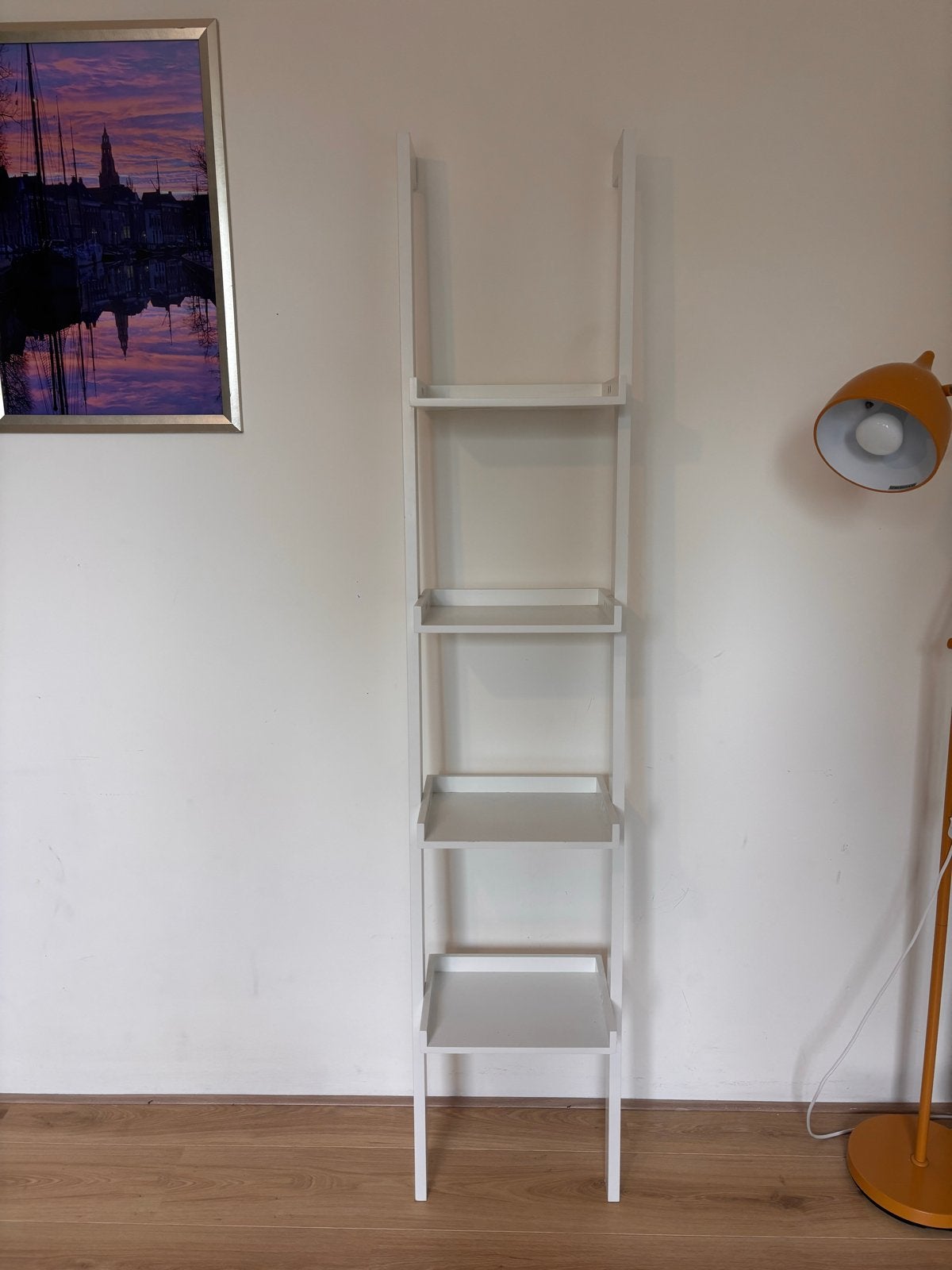 Witte wandrek / ladderrek met 4 planken, Ophalen, Zo goed als nieuw