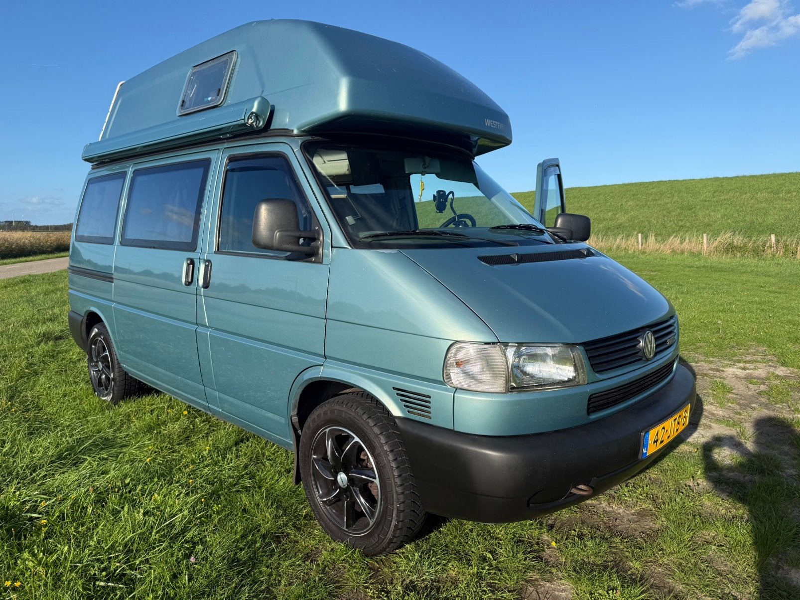 Orig.VW T4 California 2.5 TDi automaat, in zeer nette staat, Caravans en Kamperen, Automaat, Bestuurdersdeur, Volkswagen, Diesel