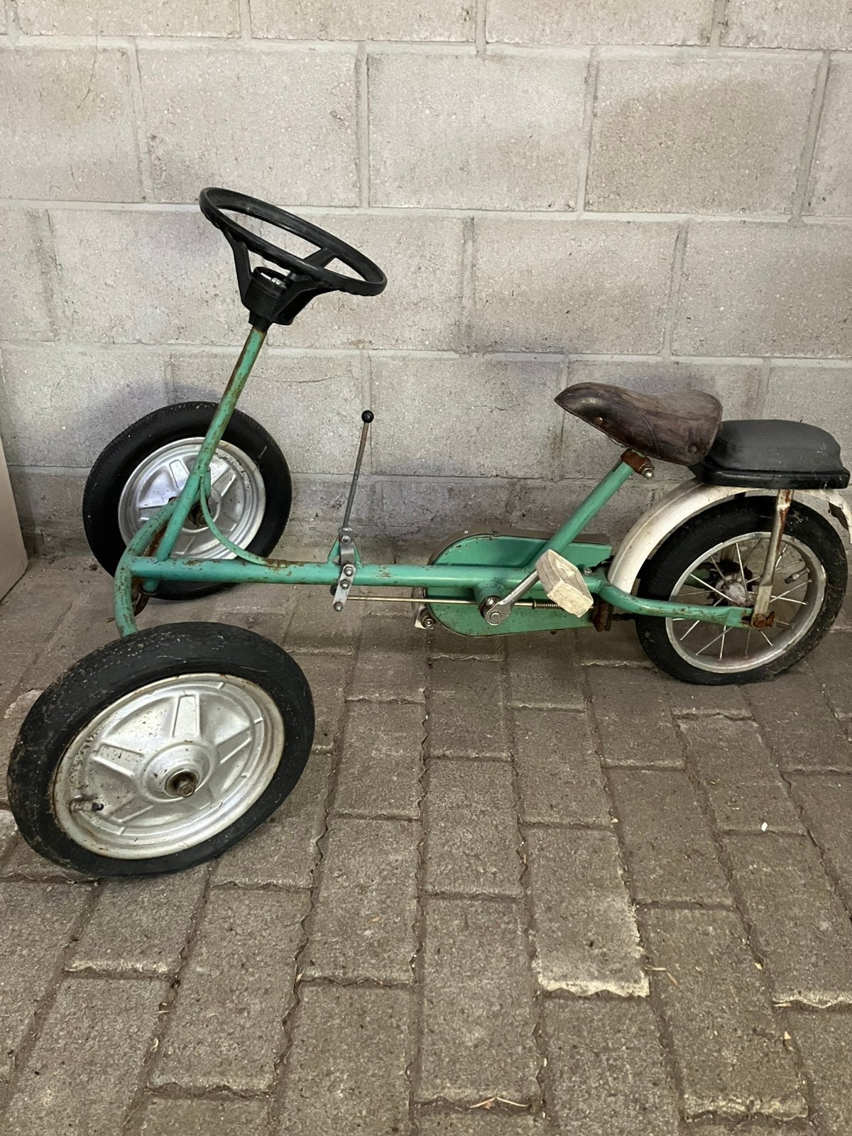 Originele vintage driewieler (DDR) Lepper zadel, jaren 60-70, Antiek en Kunst, Antiek | Speelgoed, Ophalen