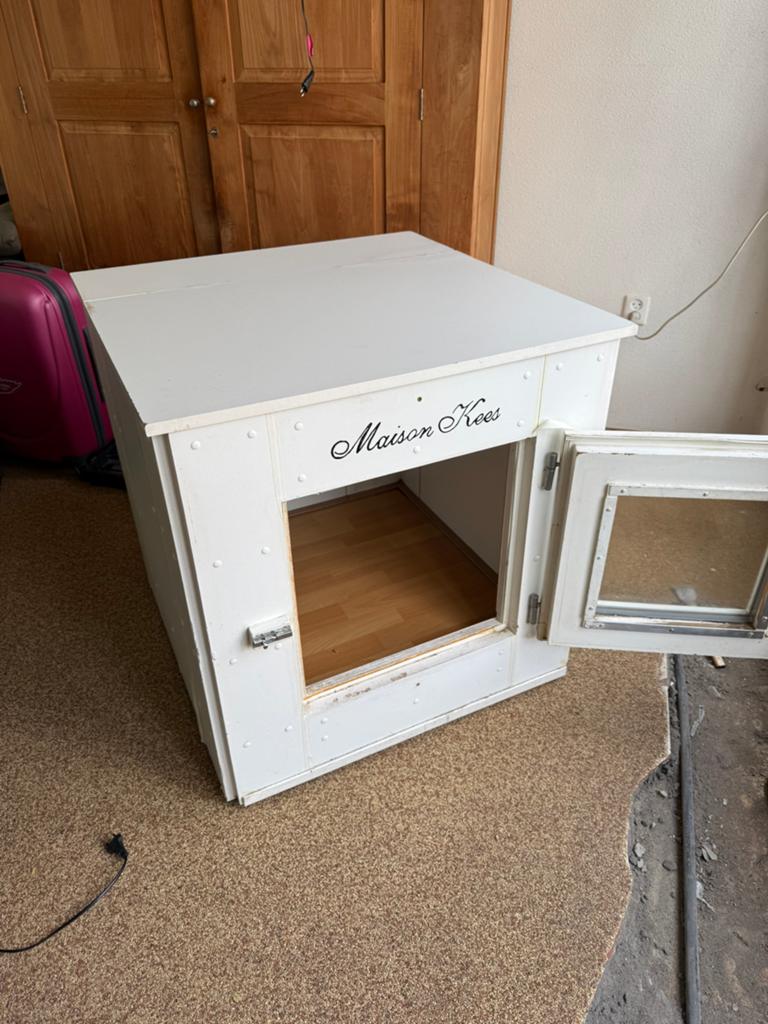 Geluidsdicht (arm) hondenhok / bench, Dieren en Toebehoren, Ophalen, Gebruikt, 65 tot 100 cm, Hondenhok