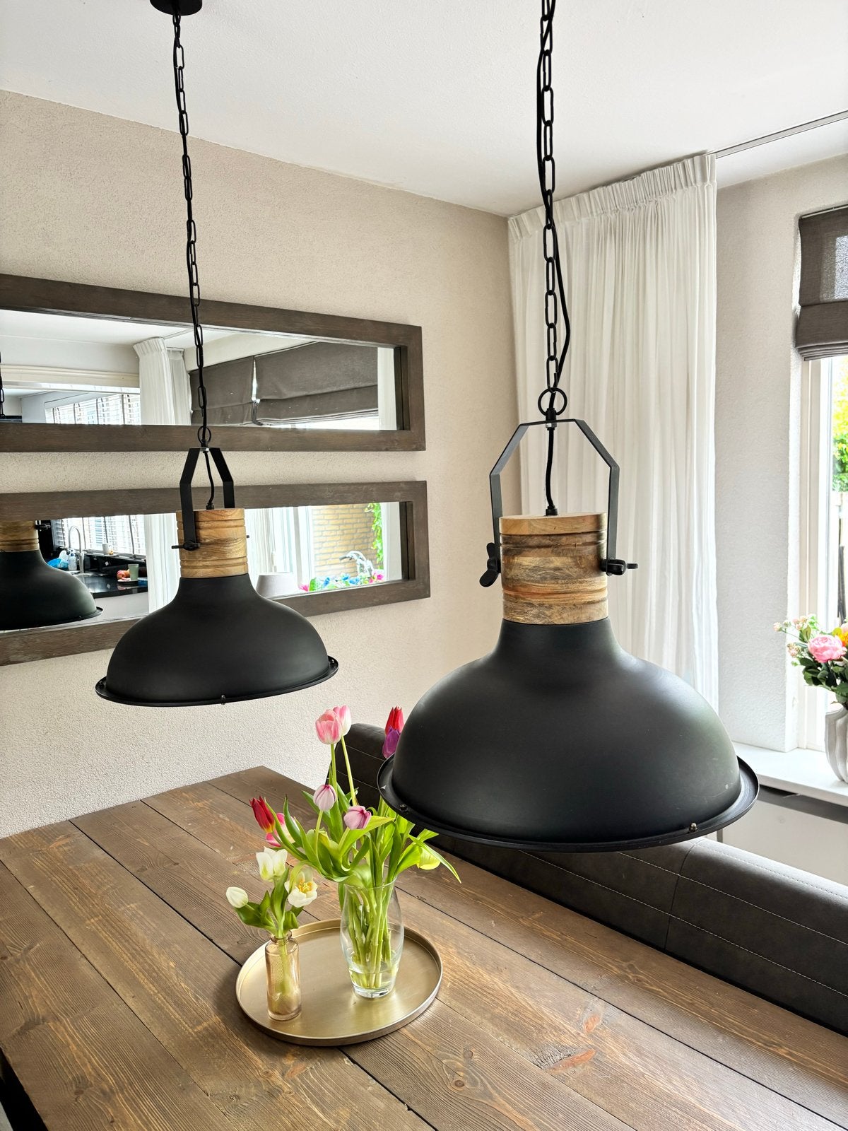 Set van 2 industriële hanglampen met houtaccent, Ophalen of Verzenden, Zo goed als nieuw, Hout, 75 cm of meer