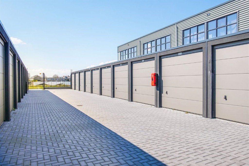 Te koop: 9.0% belegging - 5 verhuurde garageboxen Den Helder, Zakelijke goederen, 114 m², Koop, Bedrijfsruimte
