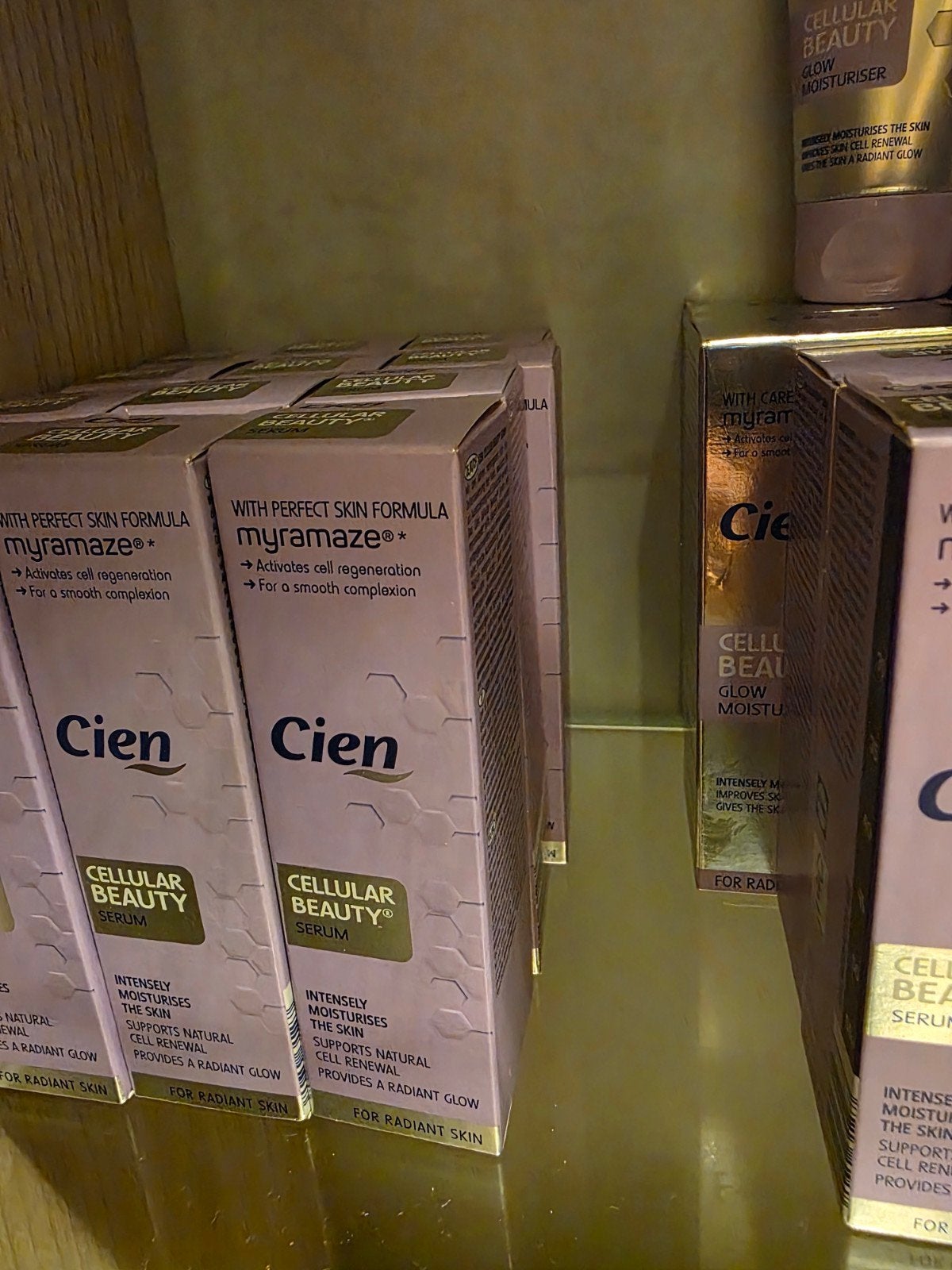 Cien Cellular Beauty Serum - 14 stuks nieuw in verpakking, Ophalen of Verzenden, Nieuw, Gehele gezicht