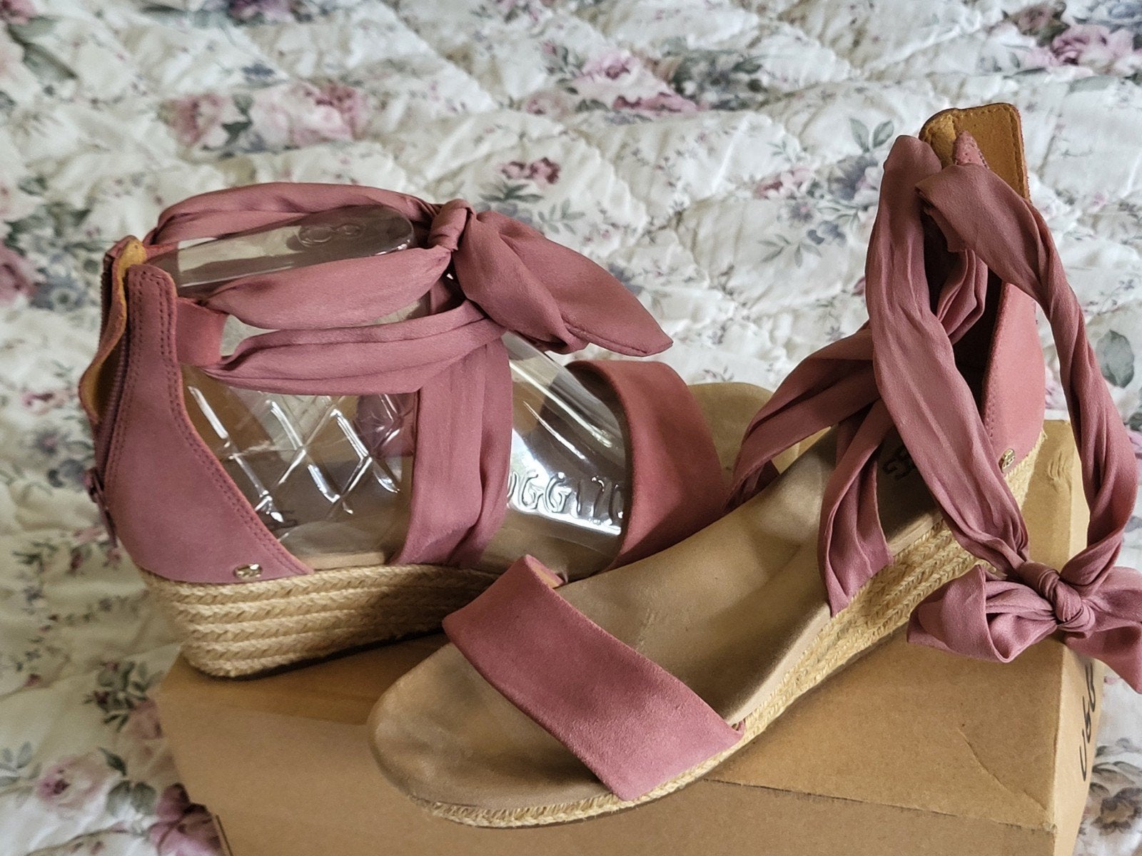 Ugg sleehak sandalen oudroze maat 39, UGG, Zo goed als nieuw, Roze, Sandalen of Muiltjes