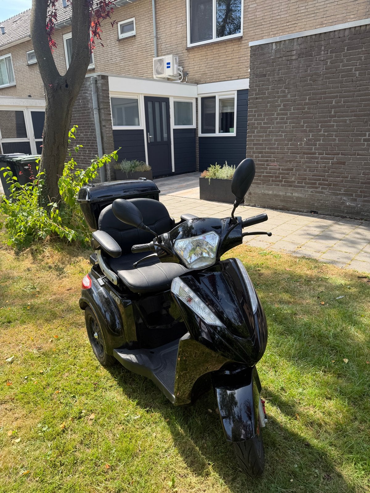 Iva E1000 Scootmobiel 2019 zwart, Zo goed als nieuw, 16 km/u of meer, 46 km of meer, Ophalen