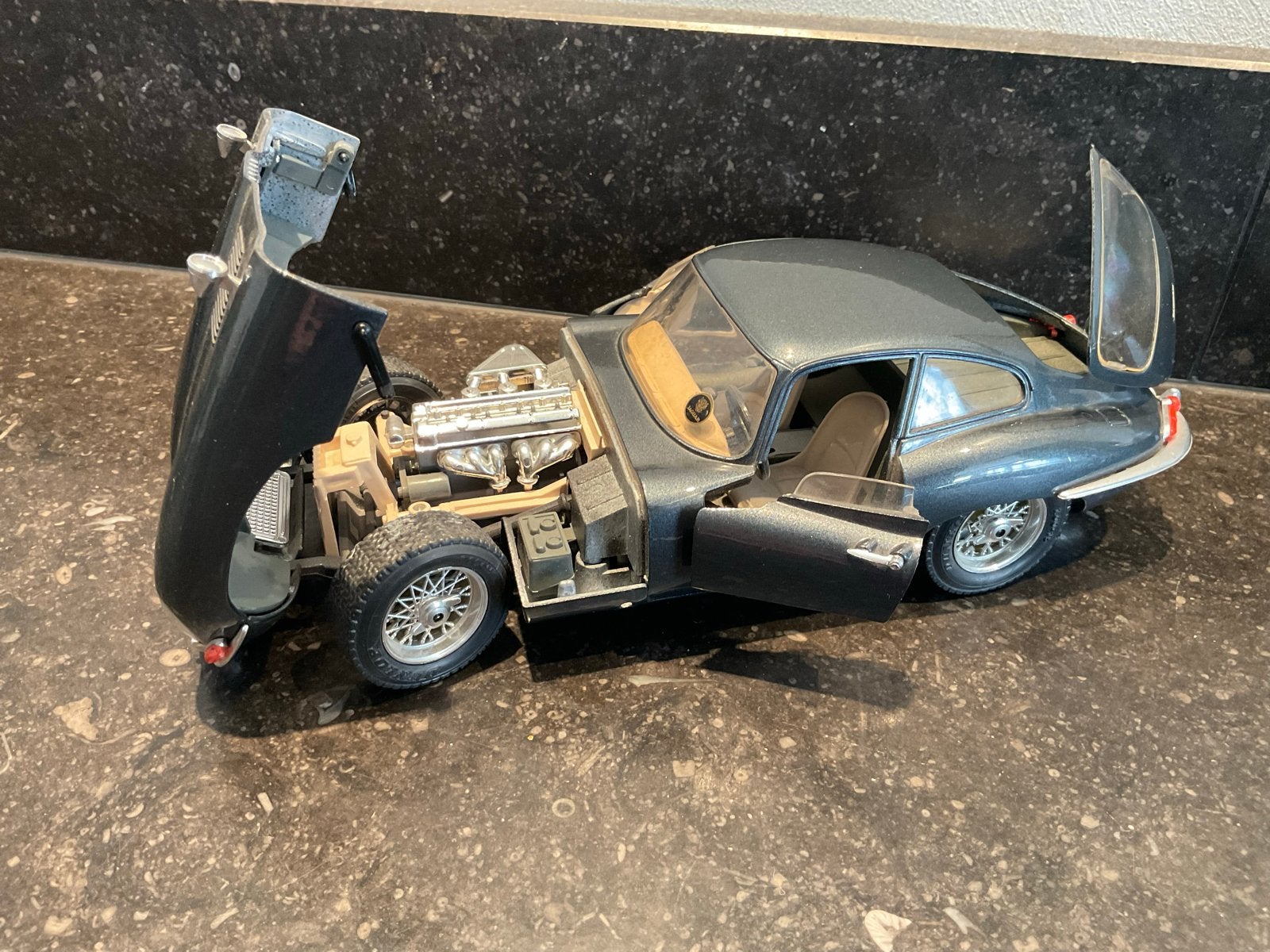 Schaalauto 1/18 Jaguar E. 1961 Burago - Nette staat, Ophalen of Verzenden, Zo goed als nieuw, Auto, Bburago