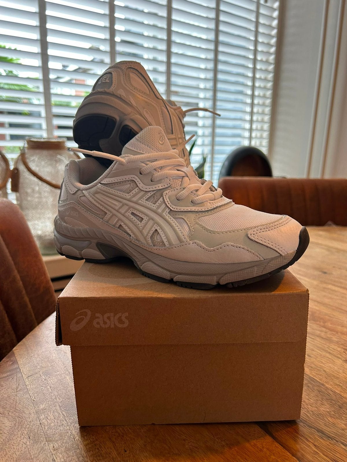 Nieuwe ASICS GEL-NYC White/Glacier Grey, Jongen of Meisje, Schoenen, Nieuw, Ophalen of Verzenden