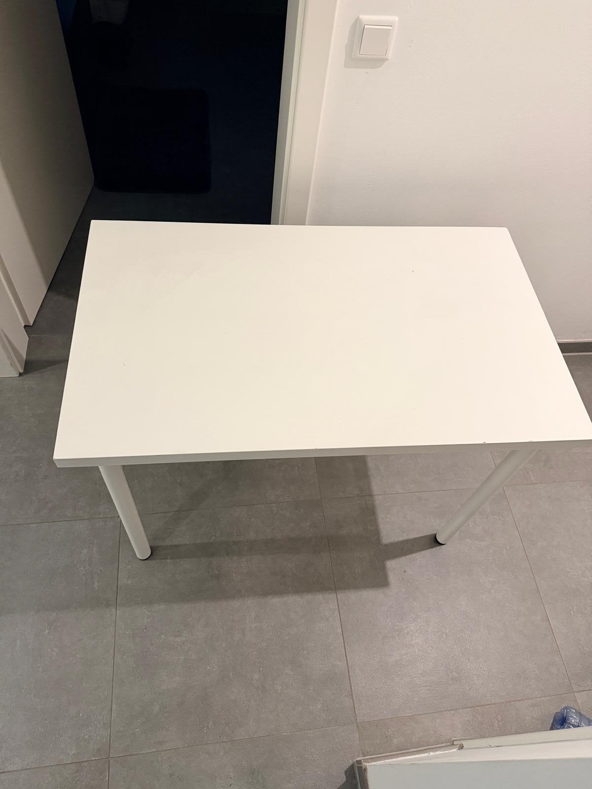 Ikea Linnmon tafelblad met poten, Huis en Inrichting, Ophalen, Kunststof, Gebruikt, 100 tot 150 cm