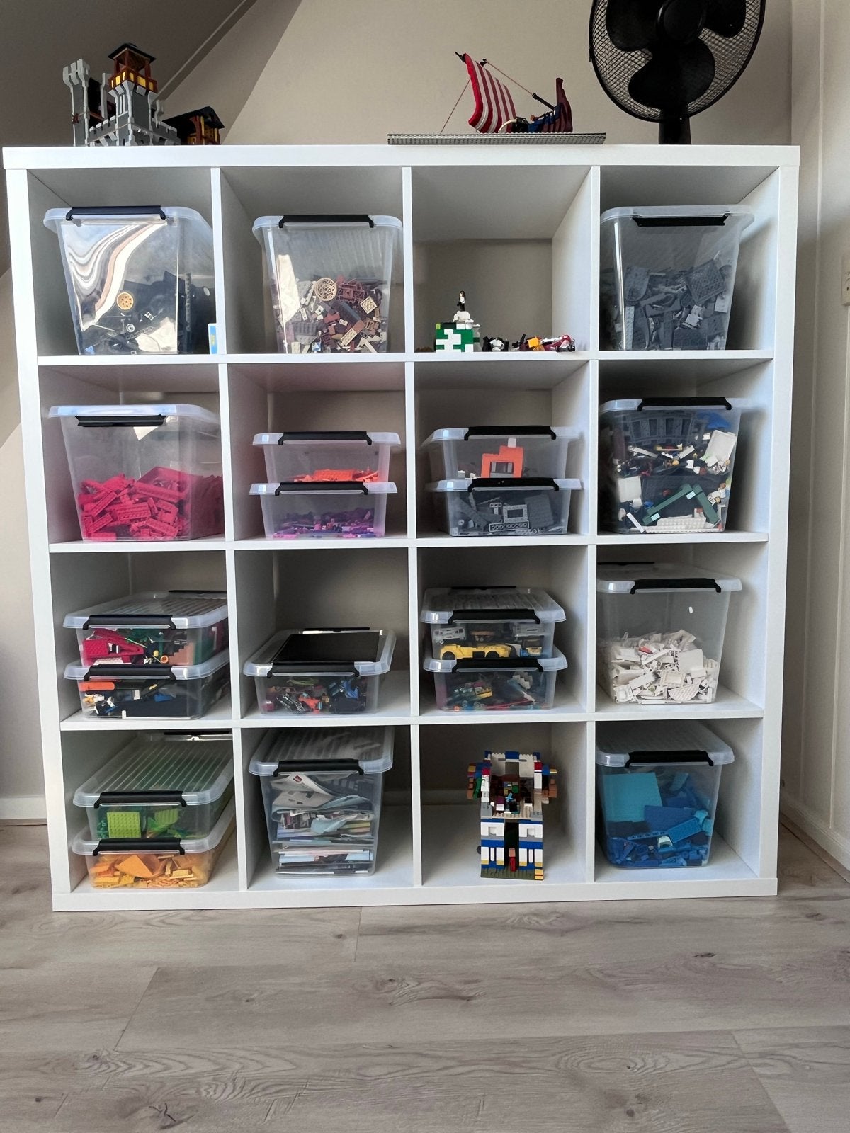 Witte IKEA Kallax kast met 16 vakken, Ophalen, 100 tot 150 cm, Zo goed als nieuw, 25 tot 50 cm