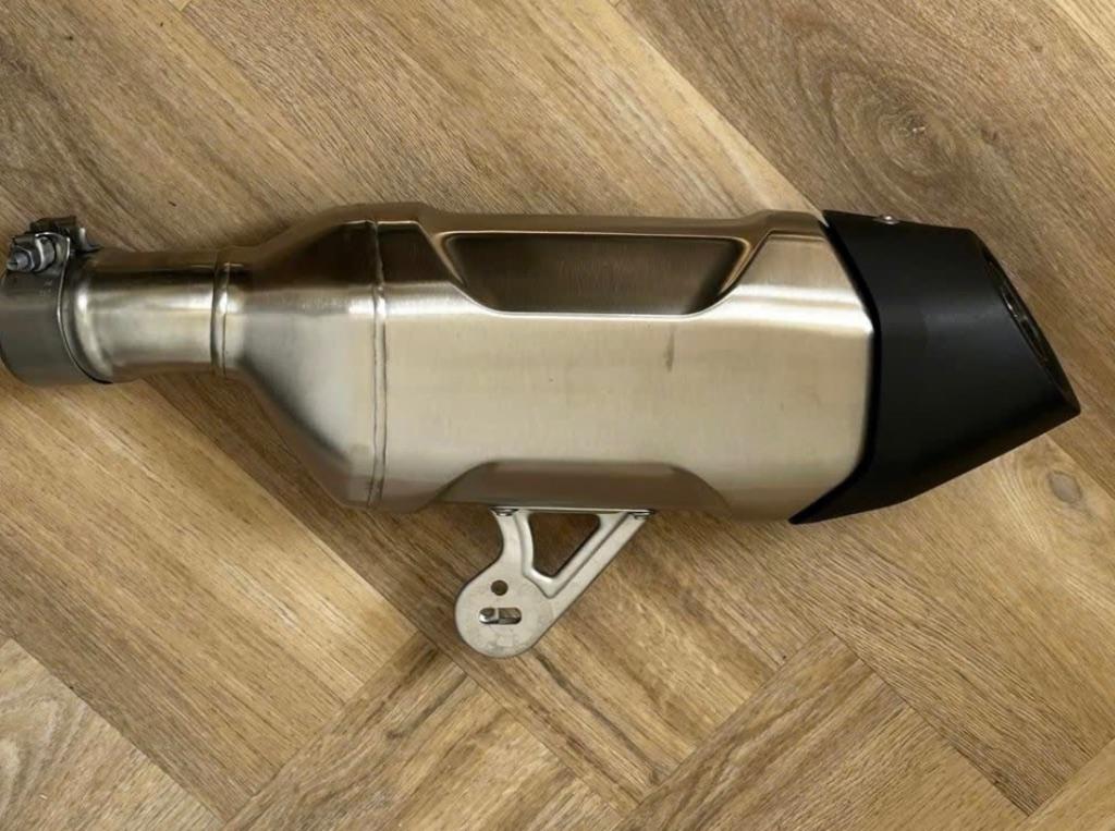 NIEUWE originele BMW uitlaat / demper – BMW R 1300 GS, Motoren, Verzenden, Nieuw